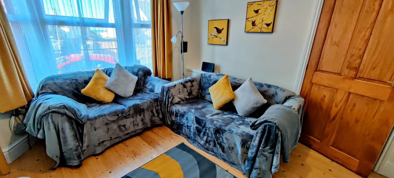 Вілла Rhubarb Terrace On The Coast - Sleeps 1-6 Колвін-Бей Екстер'єр фото